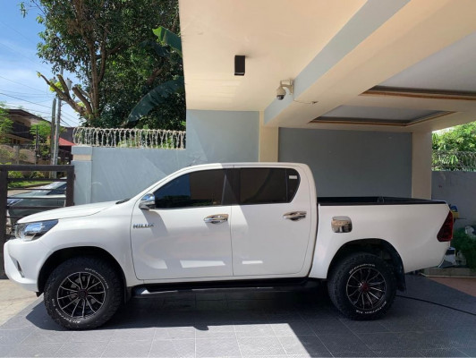2016 Toyota hilux g