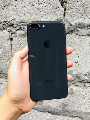 iPhone 8plus 256GB Semi Factory Unlock.
