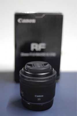 Canon RF 35 1.8 Macro IS STM