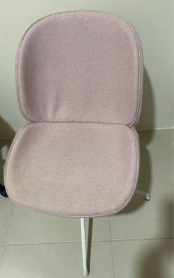 Pink Rotatable Chair
