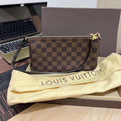 Louis Vuitton Pochette Accessoires Ebene