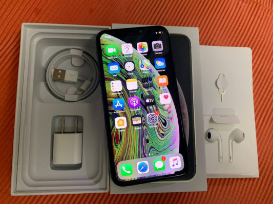 Apple iPhone XS 256GB Factory Unlocked Space gray