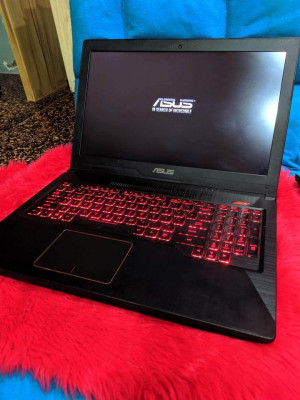 ASUS GAMING LAPTOP i7