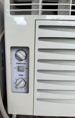 Condura window type 0.75hp