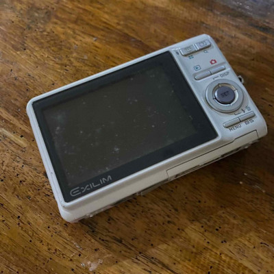 Casio Exilim EX-Z77