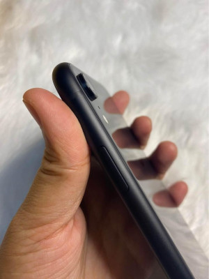 IPHONE XR 64GB