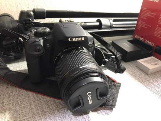 Canon EOS 700D