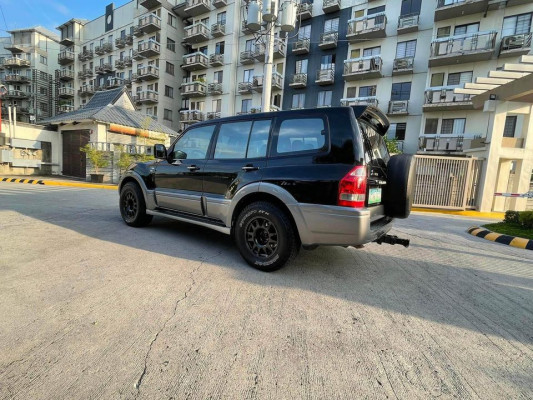 2004 Mitsubishi pajero