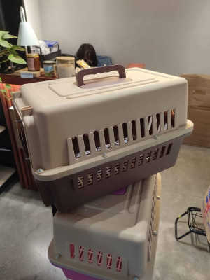 MEDIUM Size Pet Carrier (color BROWN & BLUE)