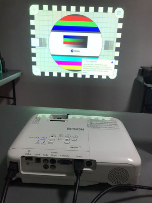 EPSON EB-S31 PROJECTOR