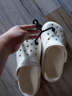 Fitflops Crocs Superdry adidas