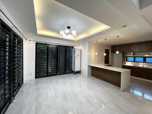 Appealing Black Modern House and Lot for Sale in Greenwoods Executive VillageFlo