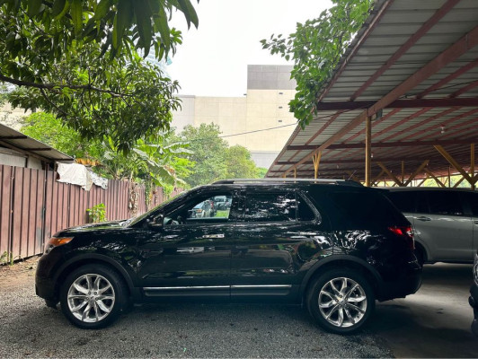 2012 Ford explorer