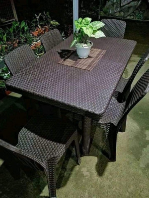 4&6 seater rattan style table & chairs