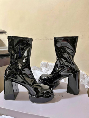 Charles and Keith - Lula Patent Block Heel Boots - Black ( as seen on ITZY)