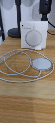Original Apple wireless charger.