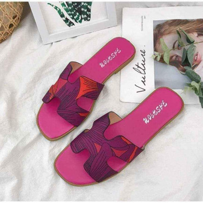 Flat casual slippers