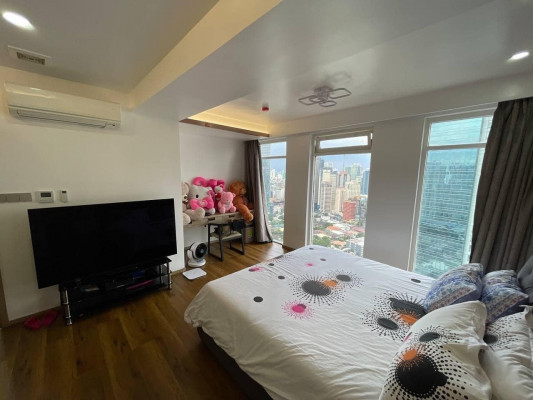 A Luxurious and Elegant Condo Unit for Sale in Salcedo, Makati.