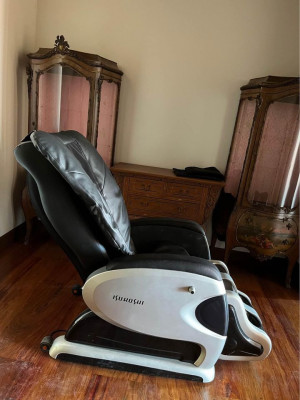 Isukoshi Massage Chair