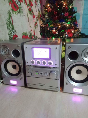 Pioneer Component Stereo System w/ Color Selector