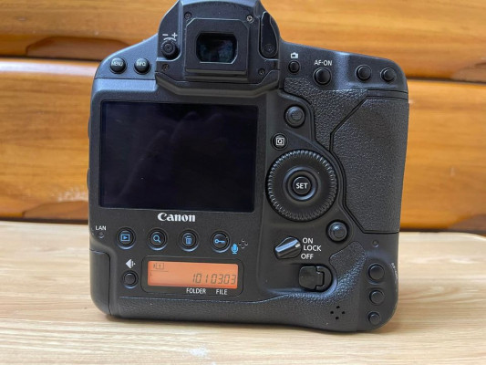 Canon 1DX