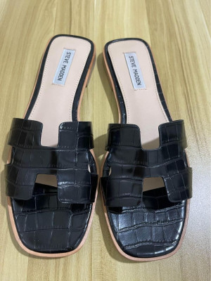 Authentic Steve Madden Hadyn Slides