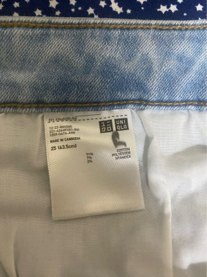 Preloved Uniqlo Ripped Skinny Jeans