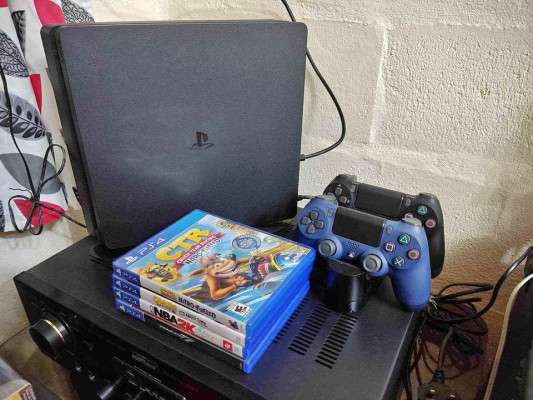 PS4 SLIM 500GB Upgraded to 1TB