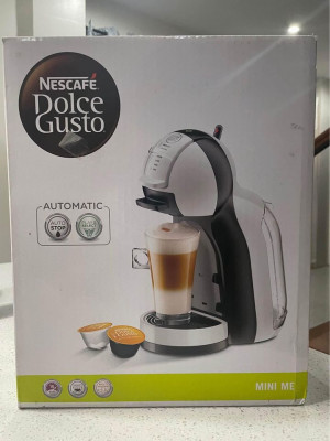 Nescafe Dolce Gusto Mini Me Coffee Machine w/ free capsule rack