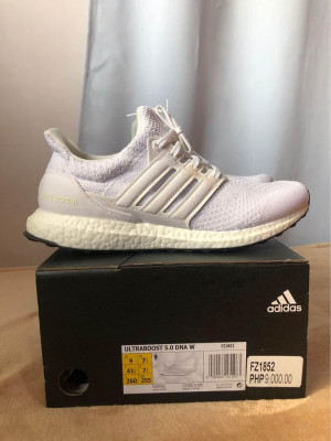 Adidas Ultraboost 5.0 DNA Size US 9