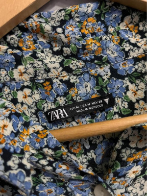Authentic Zara Floral Button Down Crop Top