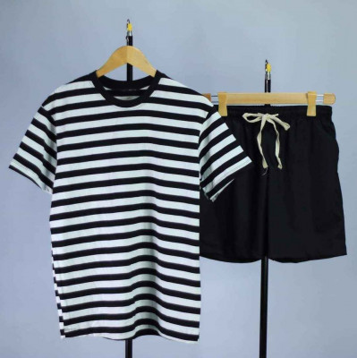 Crew neck tshirt and Urban shorts