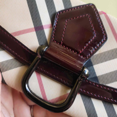 Burberry Wallet Authentic (Like New)