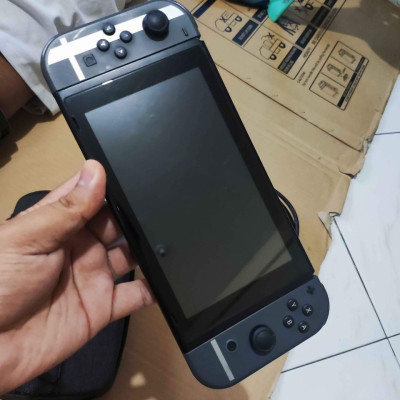 NINTENDO SWITCH WITH 9 GANES FOR SALE LIMITED EDITION