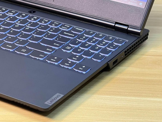 Lenovo Legion Y7000 15.6” Core i7 9750H 16GB DDR4 512GB SSD GTX 1050 3GB Vram GD