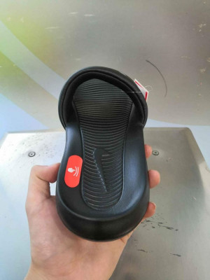 Nike Victori One Slides