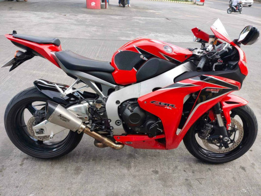 HONDA CBR 1000rr FIREBLADE 2011/2019 - "PRISTINE CONDITION"....