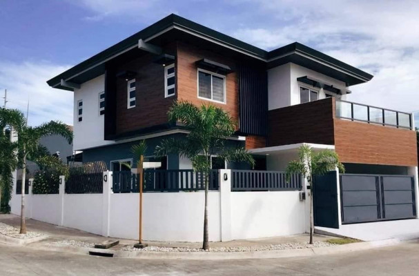 Modern House with pool for Sale in Angeles City, Pampanga near Clark & Korean To