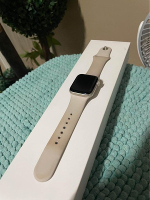 Apple Watch SE 2nd Gen Starlight 40mm