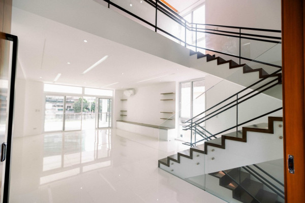 Grand Ultra-Modern House and lot for Sale