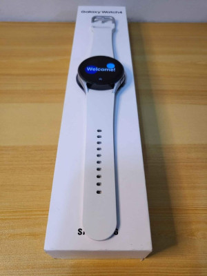 SAMSUNG GALQXY WATCH 4