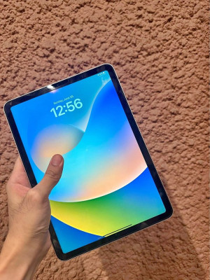 Ipad Air 5th Gen, 2022 Model, M1, UNDER WARRANTY