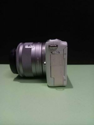 CANON EOS M10 Vlogging camera