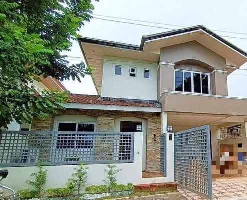 Classic Two Story House & Lot