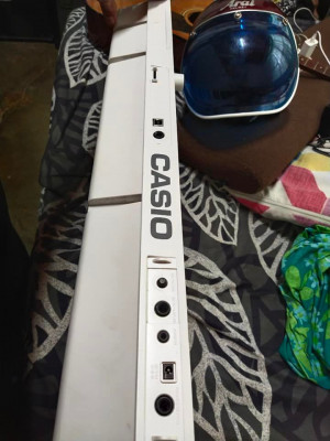 Casio LK-228 Digital Piano/Keyboard