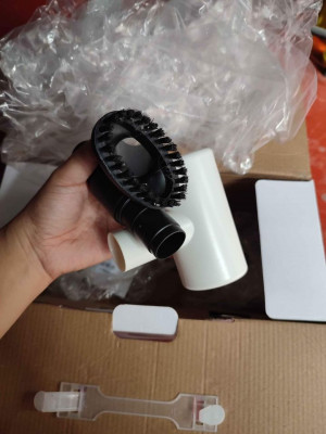 Rechargeable & plug in vacuum clearlner