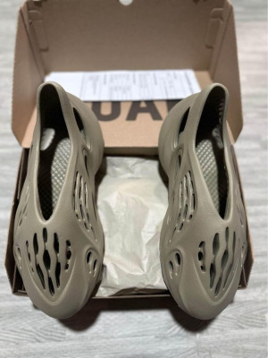 Yeezy Foam Runner Stone Salt