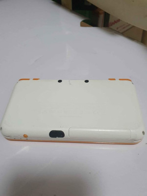 Selling White Orange New Nintendo 2DS XL