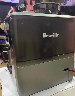 Breville Barista Express Espresso Machine