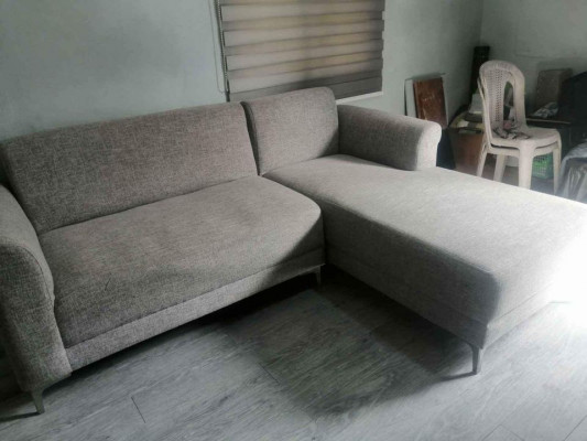 USED L Shape Sofa with 4 throw pillows